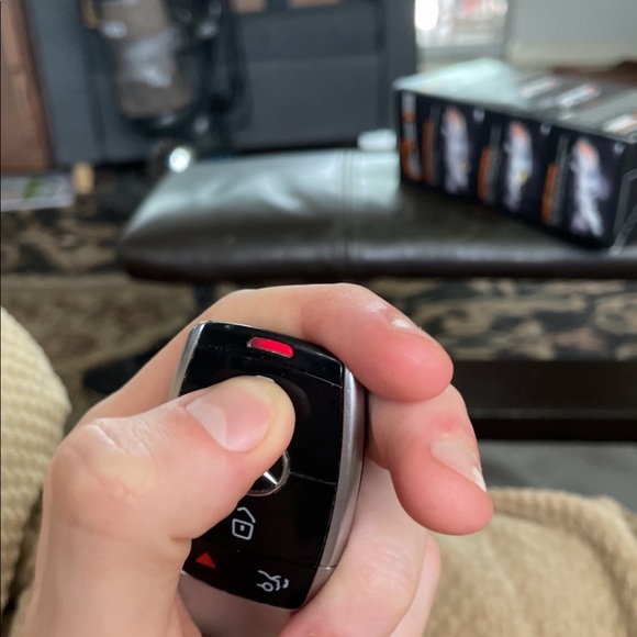 Mercedes Benz key fob - Picture 3 of 5
